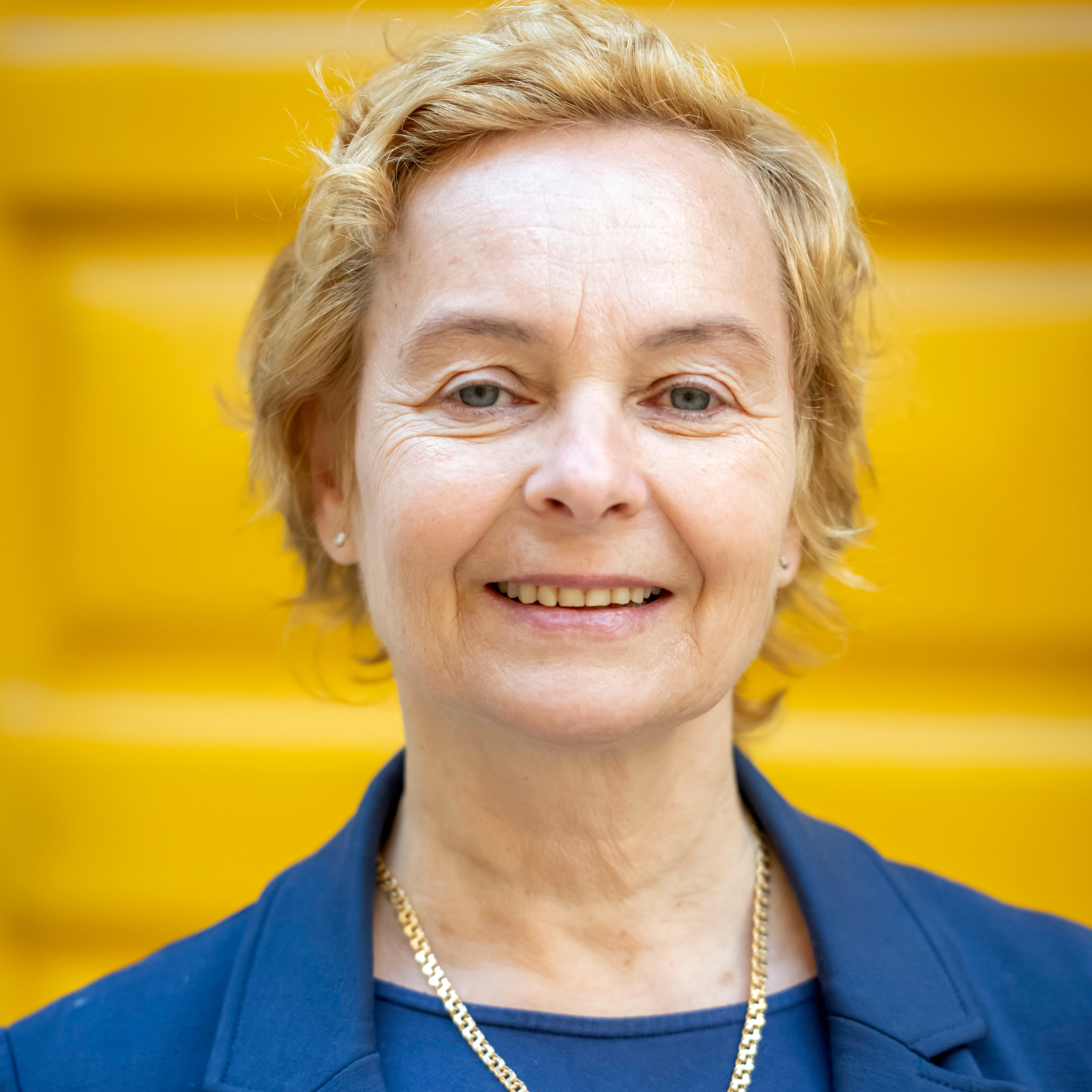 00-better-linked-unternehmensberatung-geschaeftsfuehrerin-corinna-haesele-expertin-fuer-pyschotherapie-teamentwicklung-und-unternehmnesberatung-II Corinna Häsele